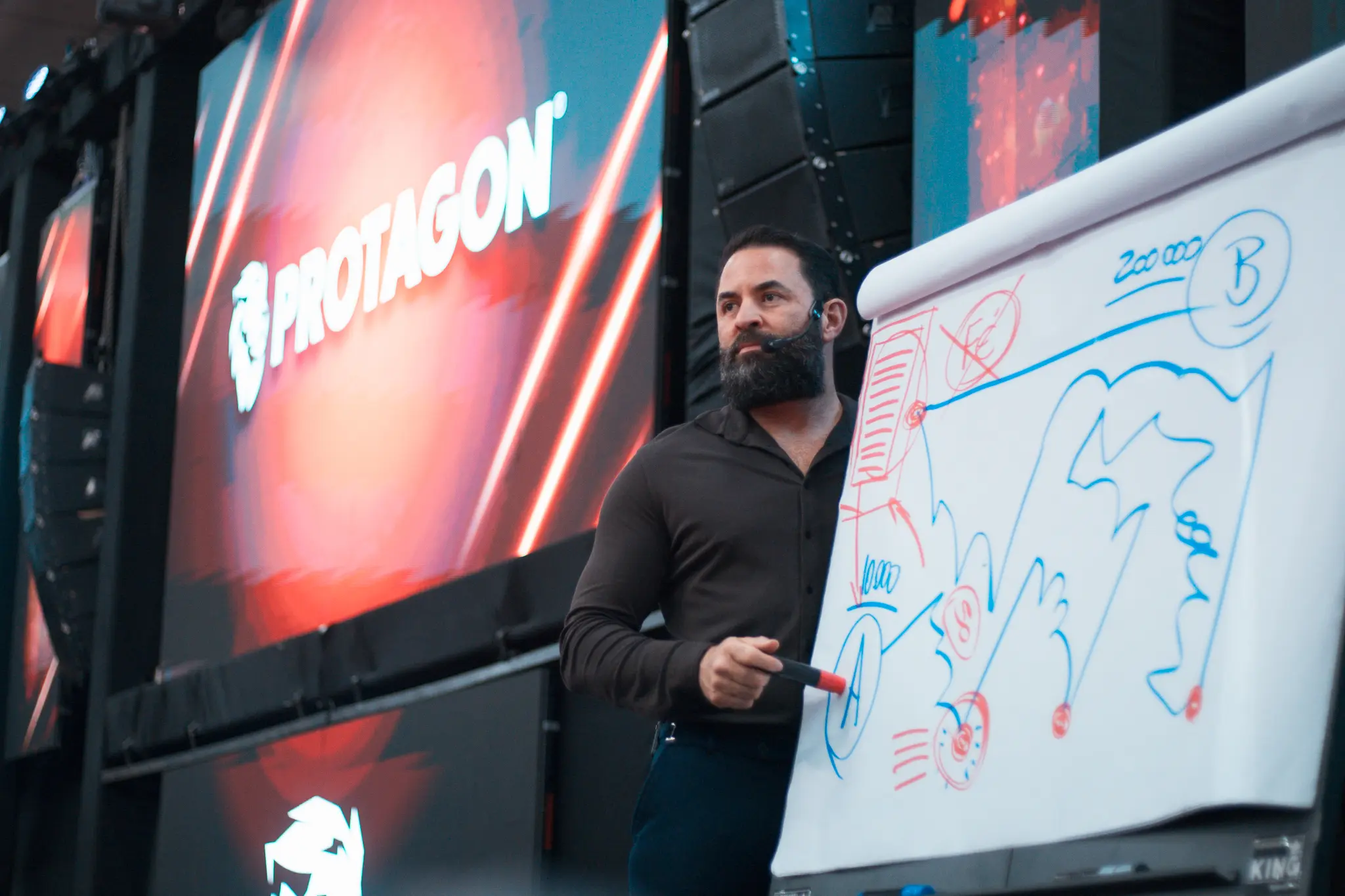 ROMÃO_PROTAGON_103757